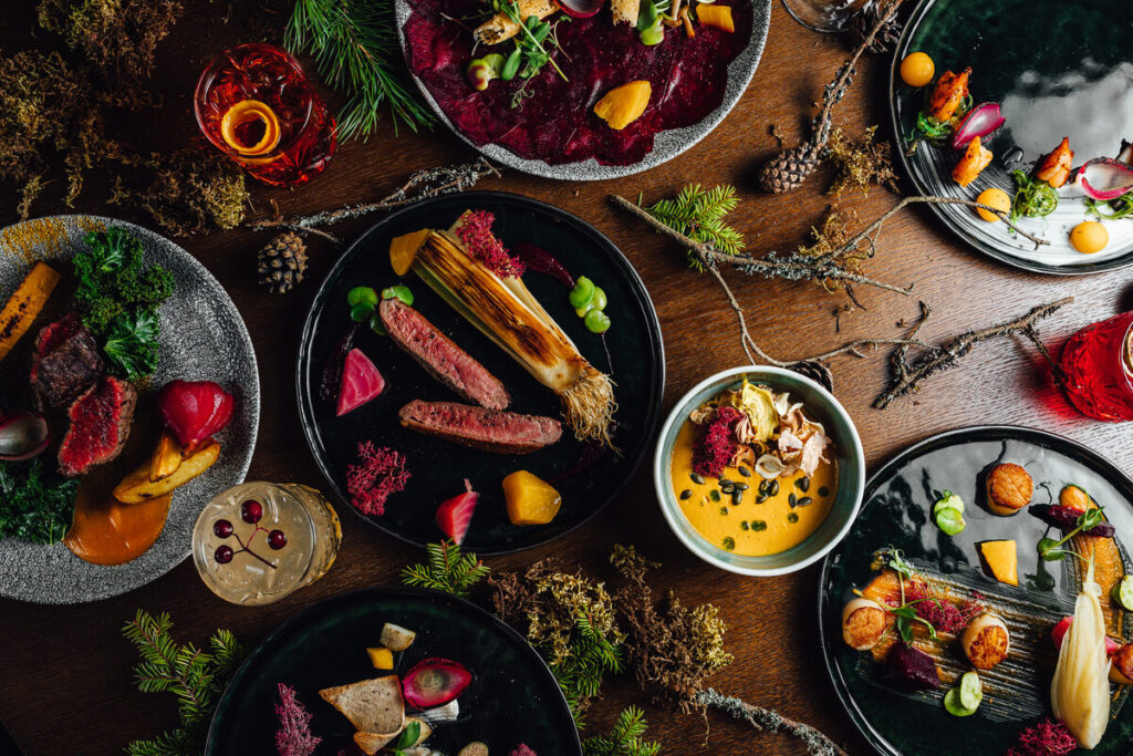 A Foodie’s Guide to Lauderdale Isles: Best Eats, Hidden Gems, and Local Flavors